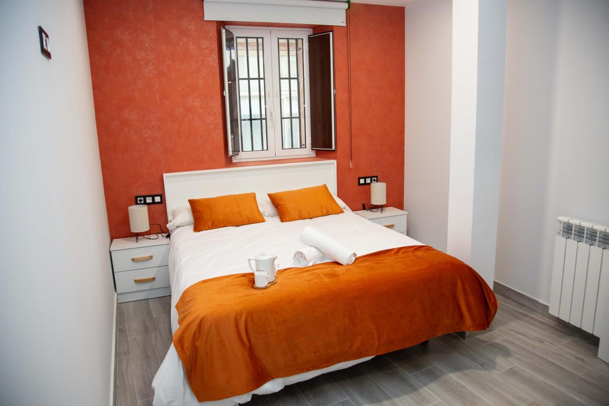 Pregonero Urban Suites - Naranja Сория Екстериор снимка