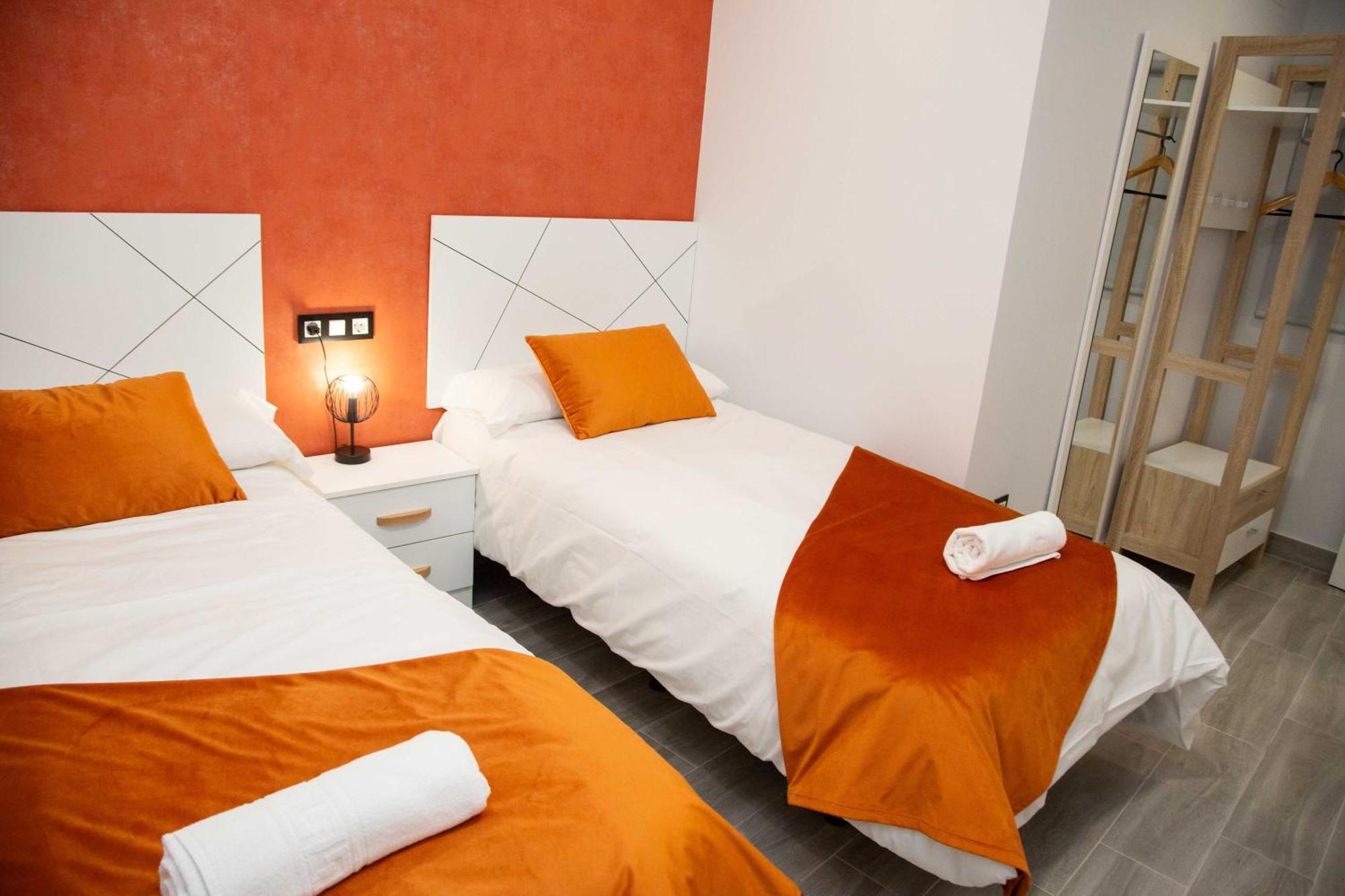 Pregonero Urban Suites - Naranja Сория Екстериор снимка